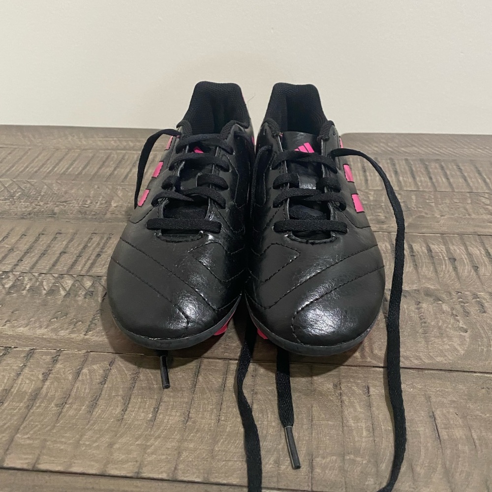 Adidas soccer cleats - Picture 2 of 3